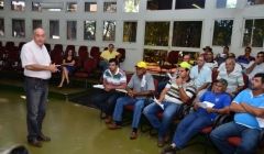 Prefeito Odair Resende Reúne com Responsáveis do Transporte Escolar.