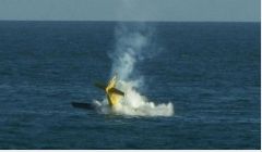 Piloto de esquadrilha goiana morre em acidente após avião cair no mar, em Salvador