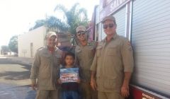 Bombeiros realizam sonho de criança