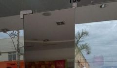 Ladrões arrombaram loja da Avenida Brasil, mas foram surpreendidos pela polícia