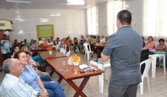 Senhoras do projeto Conviver tiveram uma tarde com várias atividades. 