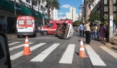 Ambulância de Quirinópolis tombou em Goiânia 