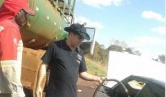 Veículo pega fogo em rodovia