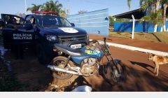 PM recupera moto furtada. Veículo teve cor modificada e estava parcialmente desmontado