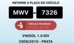 Bandidos invadem casa, rendem família e roubam veículo