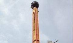 Mulher fica ferida depois que cabo se rompe de brinquedo