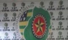 Caminhonete roubada é recuperada pela PM.