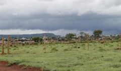 Prefeito Odair Resende entrega lotes.
