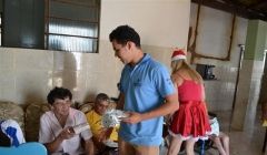 Hurso organiza Natal para vovôs