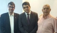 Secretário pede retomada de obras e cheques moradia para Quirinópolis