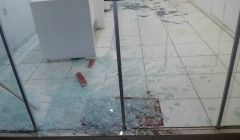 Menores quebraram porta de comércio em Quirinópolis