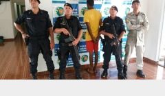 Polícia recupera veículo furtado. Três suspeitos são detidos