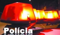 Rapaz flagrado com arma em bar