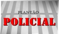 Dupla em moto disparou várias vezes contra portão de residência